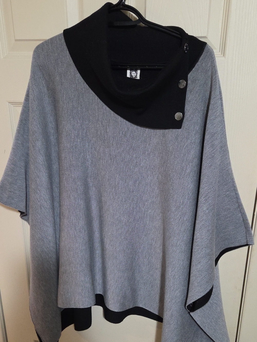 Anne Klein Women's Gray Poncho Sweater with Black Trim